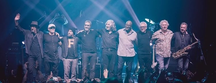 Dire Straits Legacy: renovados, los ‘sultanes del swing’ se presentan hoy por primera vez en la Argentina