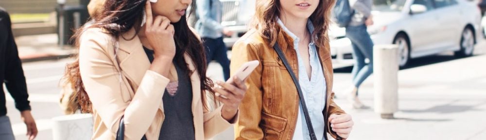 Llegan los auriculares que traducen las conversaciones en tiempo real