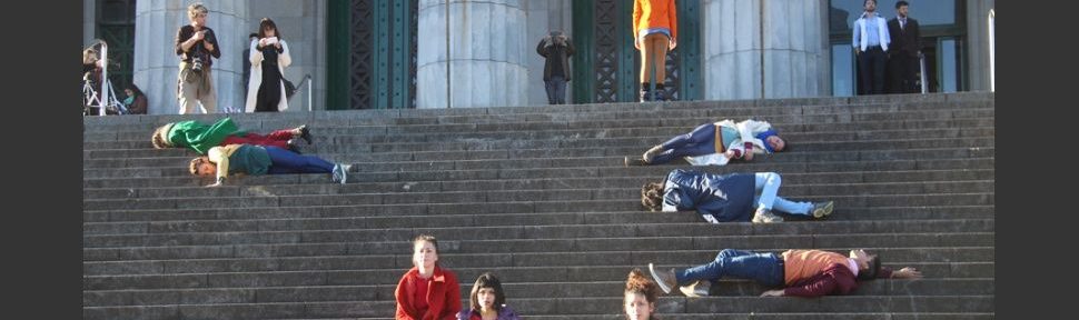 Bienal de Performance: de un paseo en moto a una siesta colectiva