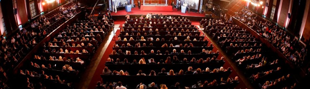 Reabrieron el restaurado Salón de Actos de la Facultad de Derecho de la UBA