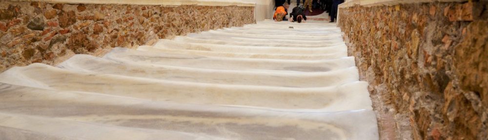 El Vaticano muestra tal como era la escalera de mármol que subió Jesús para su juicio