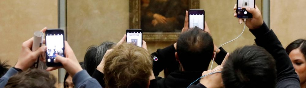 Los vigilantes del Louvre están agotados