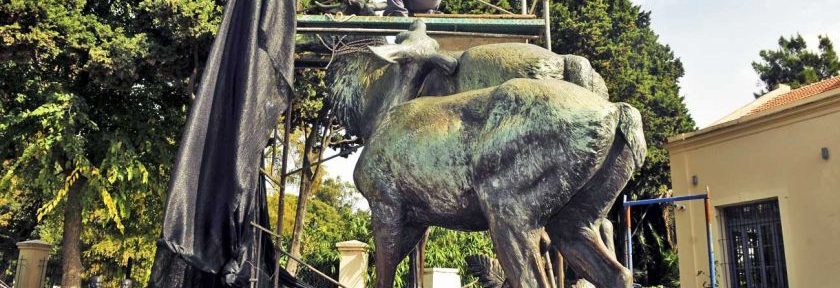 Cómo funciona el ‘hospital de las estatuas’ donde se reparan los monumentos porteños