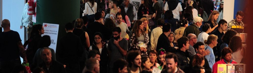 Estalló la Feria del Libro: los youtubers juntan multitudes y los pasillos se llenan