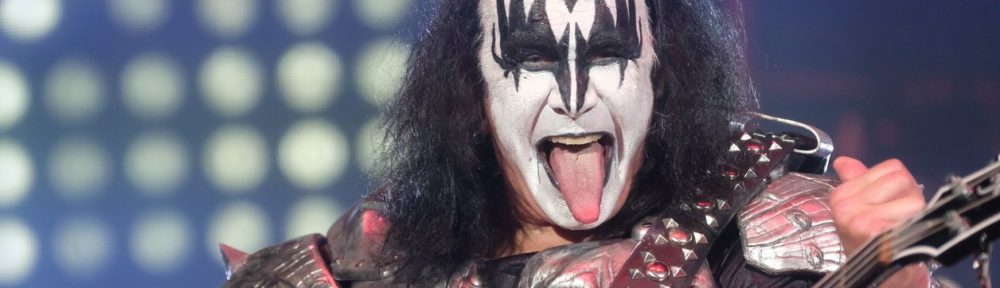 El líder de Kiss dijo que su banda «es más importante que el Papa»