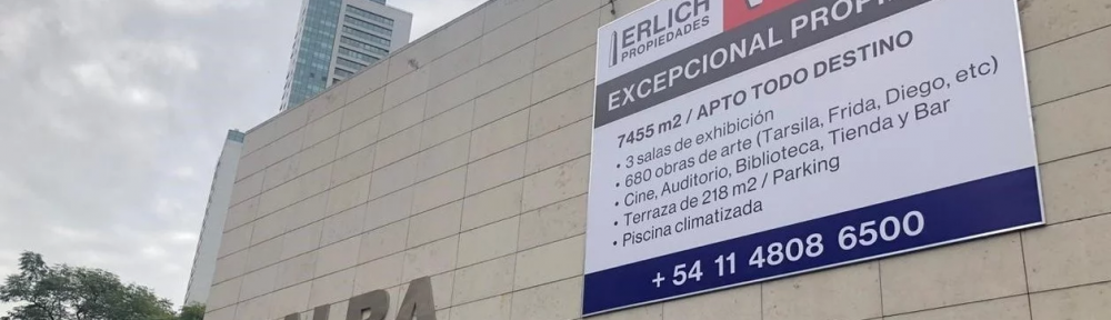 Bienvenidos al arte de Leandro Erlich: ahora le colgó el cartel de «se vende» al Malba y otra vez se puso en boca de todos