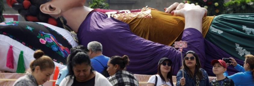 Frida Kahlo es homenajeada en el Zócalo