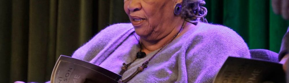 Falleció Toni Morrison, la primera mujer negra en ganar el Nobel de Literatura