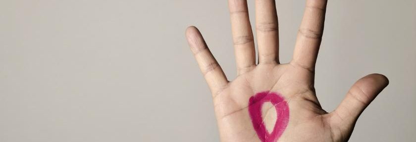 Hombres y mujeres pueden padecer cáncer de mama
