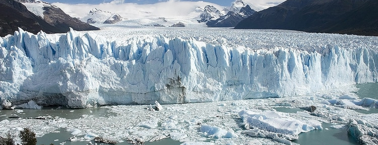 En Santa Cruz, comenzó el proceso de rompimiento del glaciar Perito Moreno