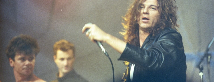 El secreto que llevó a la muerte a Michael Hutchence, el dios del sexo de los 80