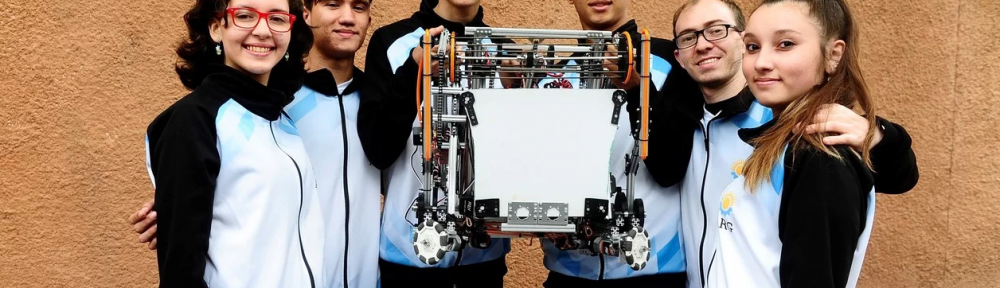 Con el robot “Julito”, la selección argentina de robótica viaja al mundial de Dubai