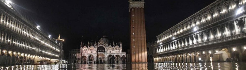 Alarma en Venecia, inundada por una marea alta histórica