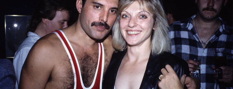 A 28 años de la muerte de Freddie Mercury, qué es de la vida de su gran amor, Mary Austin