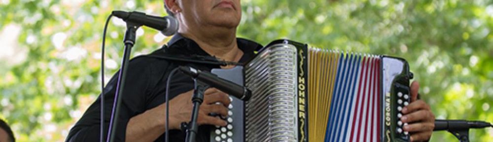 El rey del vallenato colombiano en Concierto Sinfónico en el CCK