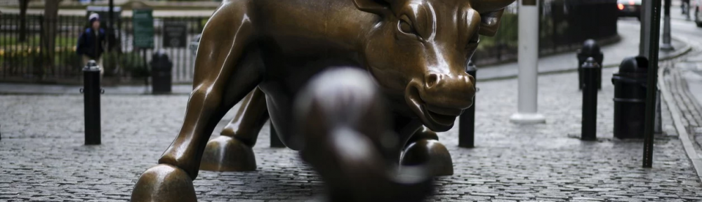 Por temor a un atentado, las autoridades de Nueva York analizan cambiar de lugar al famoso “toro de Wall Street”