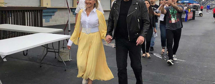 John Travolta y Olivia Newton-John revivieron sus personajes de “Grease”: cantaron y bailaron con el vestuario original