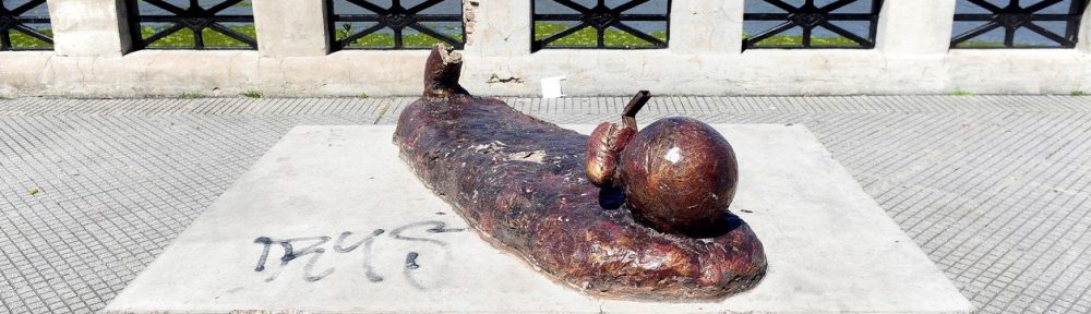 Entre el amor y el odio: las estatuas de los ídolos y personajes populares son las más vandalizadas