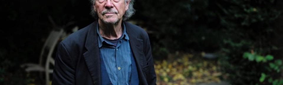 Renunciaron dos académicos por el Nobel a Peter Handke