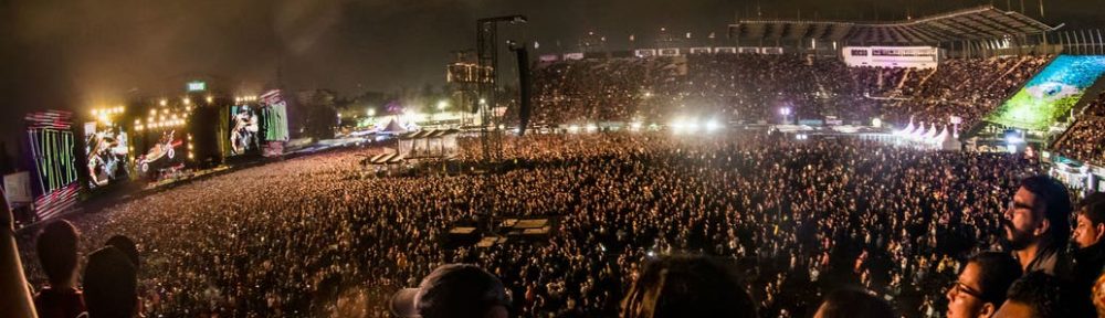 Pese al coronavirus, el Festival Vive Latino reunió a unas 40 mil personas en México