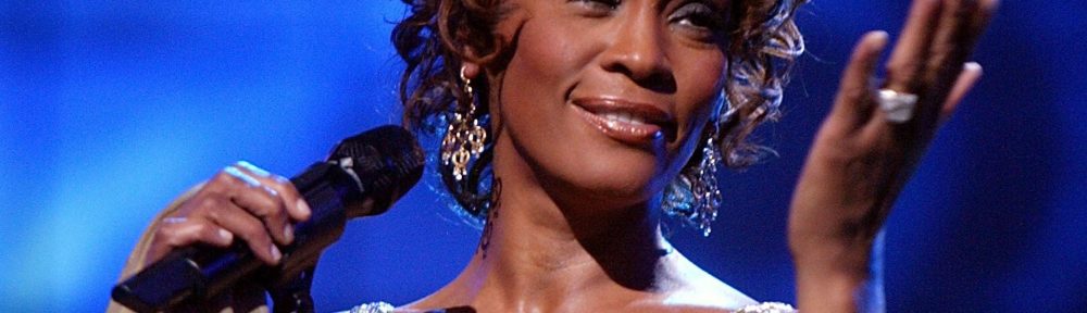 Comenzó la gira del holograma de Whitney Houston: entre la genialidad y lo macabro