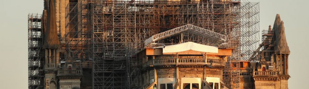 Notre Dame: los trabajadores retoman las obras de reconstrucción de la catedral parisina