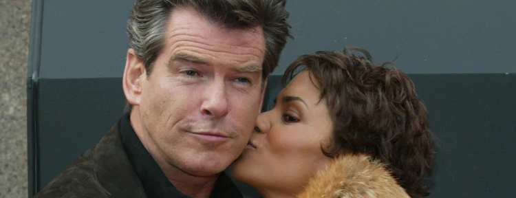 El día que Pierce Brosnan salvó a Halle Berry de morir ahogada en el rodaje de James Bond