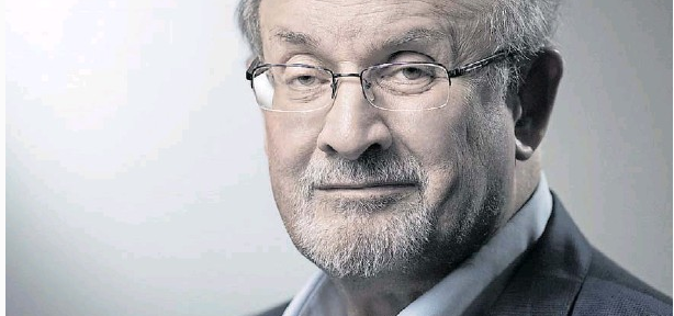 Salman Rushdie: su nuevo “Quijote” es un migrante que enloquece en EE.UU.