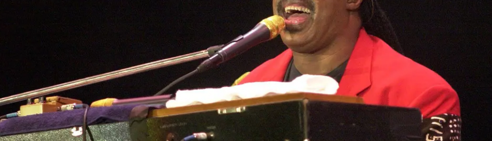 Stevie Wonder cumplió 70 años: «I Just Called to Say I Love You», el éxito de una balada que compuso en 5 minutos y el sueño que no pudo cumplir