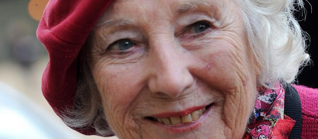 A los 103 años murió la cantante británica Vera Lynn, que inspiró a las tropas durante la guerra