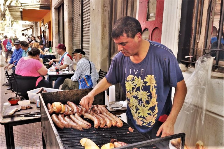 Pizza, choripán y fútbol: cómo el documental