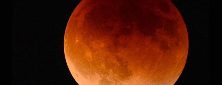 Todo lo que hay que saber sobre la “Luna de Trueno”, el eclipse que se ve este domingo 5 de julio