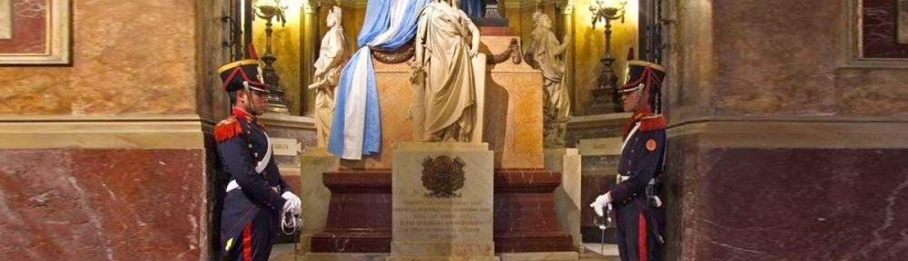 Por qué el féretro de San Martín está inclinado: la leyenda masónica y los testimonios en los documentos históricos