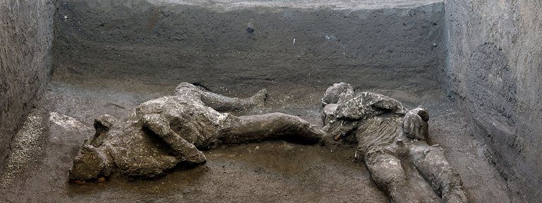 Impresionante hallazgo en Pompeya: descubrieron los restos intactos de dos hombres que murieron por la erupción del Vesubio hace 2.000 años