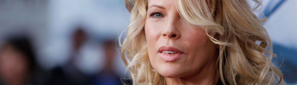 Kim Basinger, el gran mito erótico: sexo sin tapujos en los sets de filmación, un matrimonio tortuoso y la compra de un pueblo que la llevó a la bancarrota