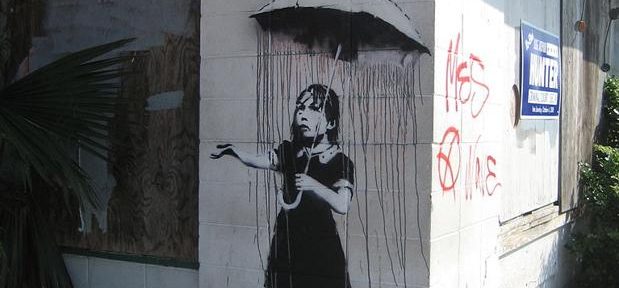 Dos obras del famoso artista urbano Banksy fueron vandalizadas por desconocidos en Nueva Orleáns