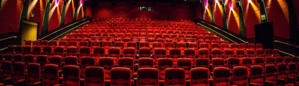 Los cines reabren lentamente sus puertas luego de 10 meses, con un protocolo nacional