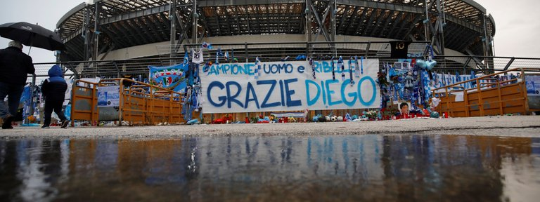 El nuevo homenaje que planean en Nápoles para Maradona: museo con reliquias y un monumento frente al estadio