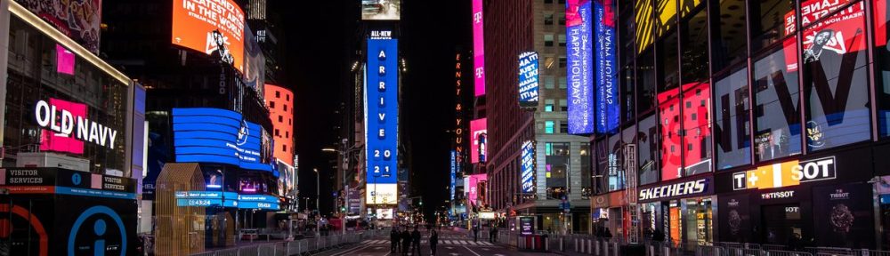 Nueva York recibió el año 2021 con un show en Times Square casi desierto