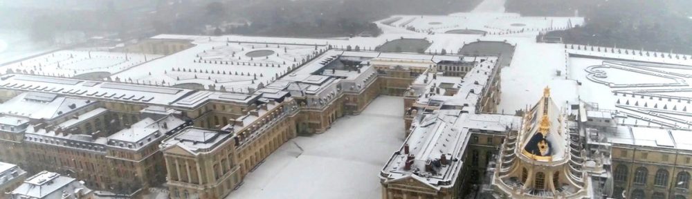 Las impresionantes imágenes del Palacio de Versalles cubierto de nieve