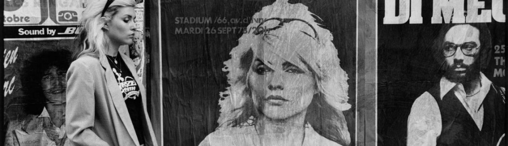 Debbie Harry: una musa en diez fotos narradas detrás de la cámara