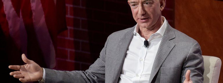 La única regla clave de Jeff Bezos, el hombre más rico del mundo, para construir un negocio