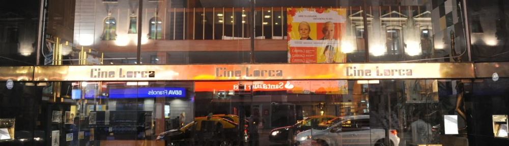 La historia del Cine Lorca, el único que reabre en la calle Corrientes y con una película de Fellini