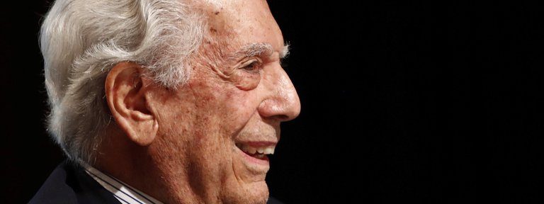 Vargas Llosa cumplió 85 años: la desbordante vida del último sobreviviente del boom latinoamericano