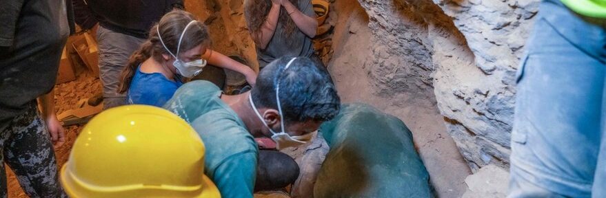 Hazaña arqueológica: hallaron un texto bíblico de 2000 años de antigüedad en el Mar Muerto