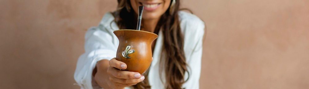 La receta del mate perfecto, según la primera sommelier de yerba del mundo