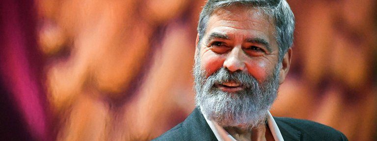 Dormía con un chancho, le regaló millones a sus amigos y apostó que nunca se casaría: los 60 de George Clooney, el actor que cambió por amor