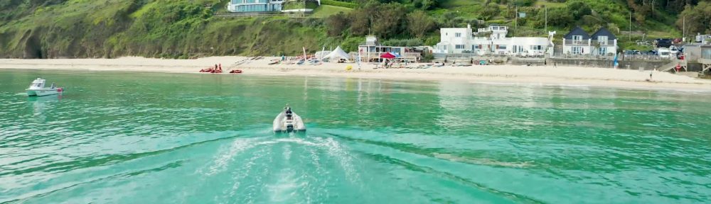 Cómo es Carbis Bay, la idílica playa de Cornualles donde  se reunió el G7