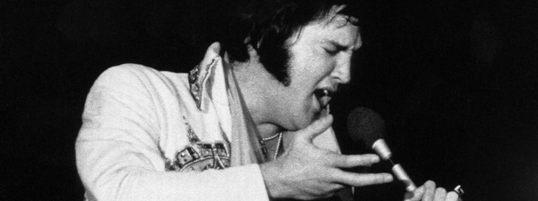 El recital de Elvis Presley 50 días antes de su muerte: gritos, histeria y el video de la última canción de su vida