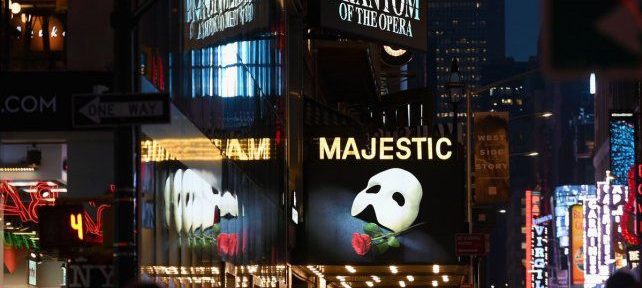 Los teatros de Broadway requerirán pruebas de vacunación y uso de mascarillas